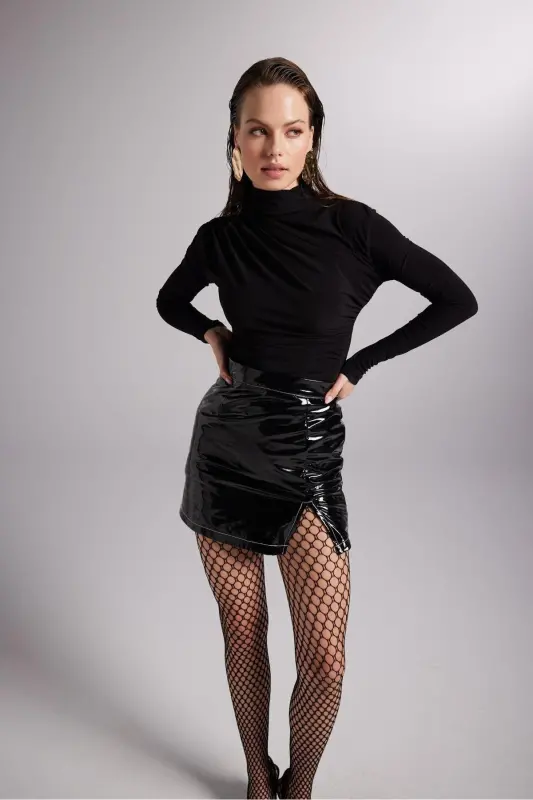 Slit Lined Patent Mini Bria Skirt Black - HOLLY LOLLY