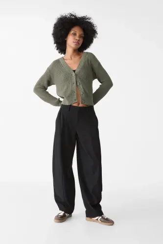 Smart baggy pants with stitch details 