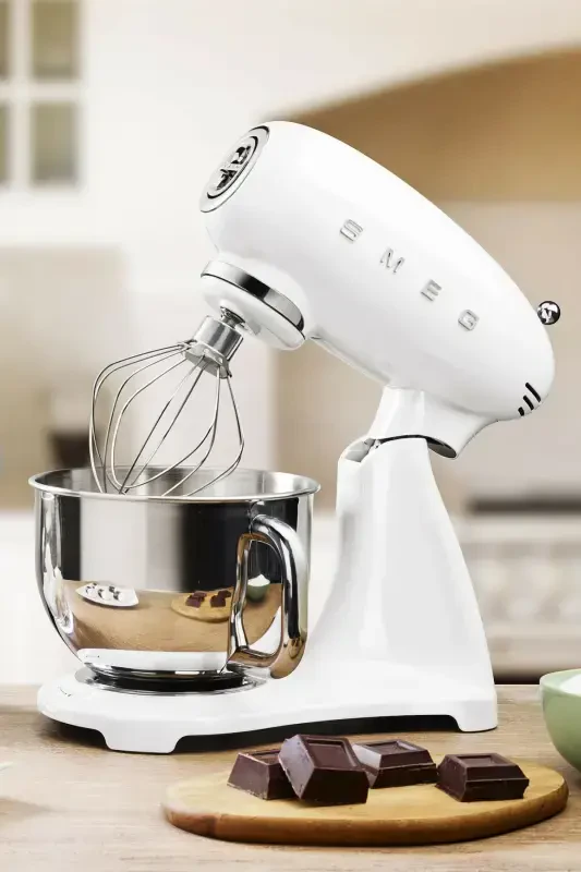 SMF03WHEU Retro 4.8 Litre White Stand Mixer - 4