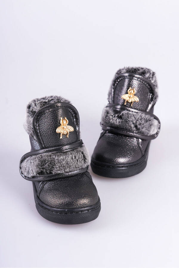 Smoked Furry Bee Detailed Hook and Loop Non-Slip Sole Girls' Boots - 2