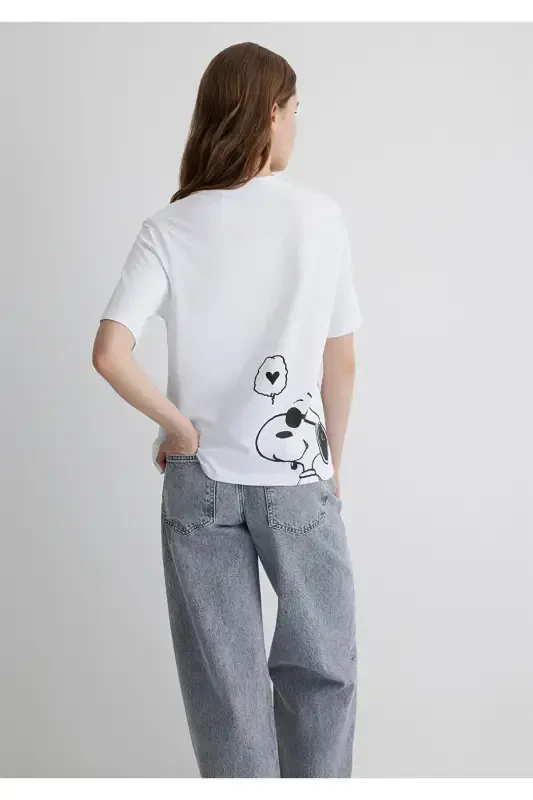 Snoopy Baskılı Beyaz Tişört Regular Fit / Normal Kesim 1613363-620 - 2