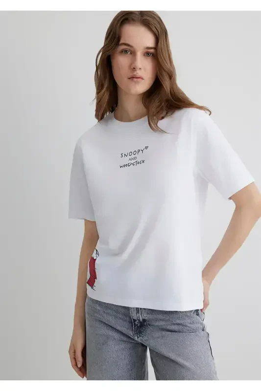 Snoopy Baskılı Beyaz Tişört Regular Fit / Normal K - 3