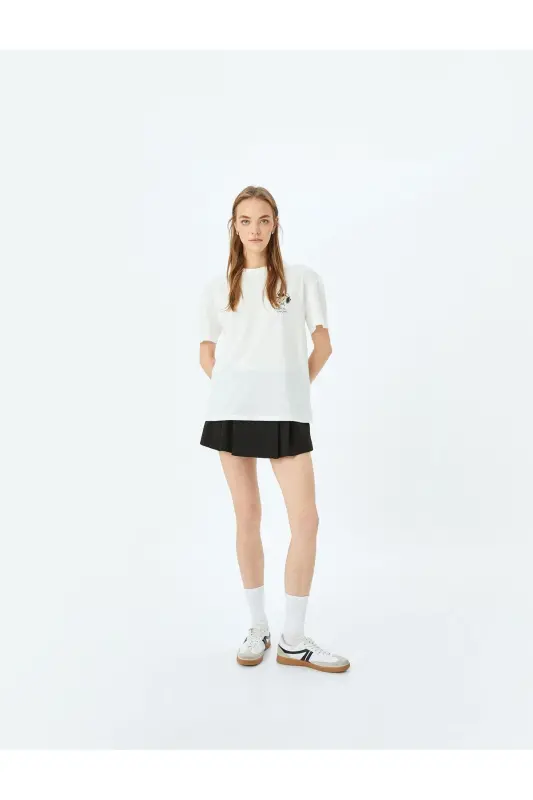 Snoopy Printed Licensed Crew Neck Short Sleeve Oversize T-Shirt - 2