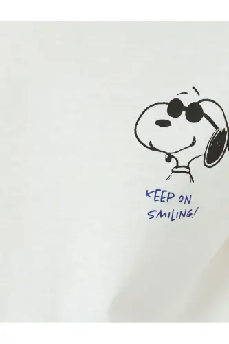 Snoopy Printed Licensed Crew Neck Short Sleeve Oversize T-Shirt - 6