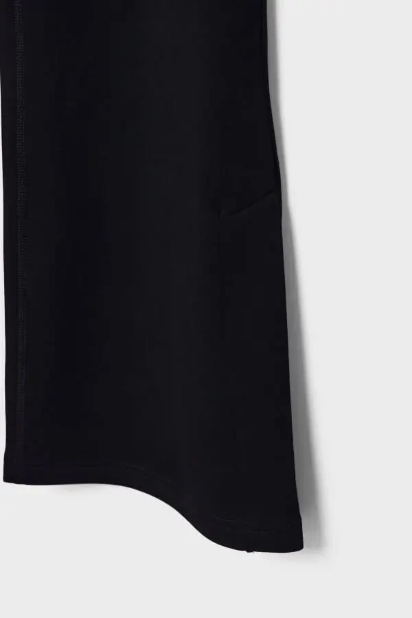 Soft Spanish-style wide-leg trousers. - 14