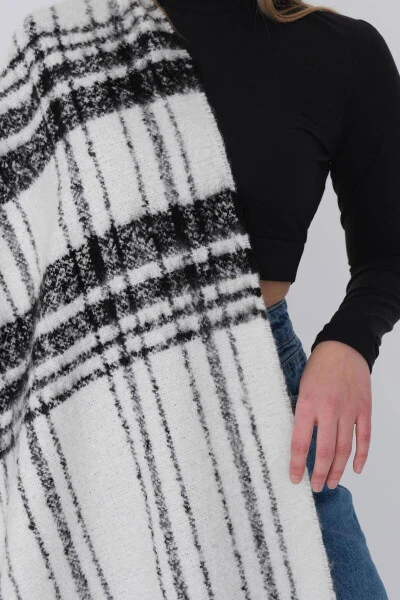 Soft Textured Patterned Shawl Shawl2022-d1 - 4