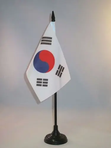 South Korea Table Flag 4'' x 6'' - South Korean Desk Flag 15 x 10 cm. - Black plastic stick and base - AZ FLAG - 1