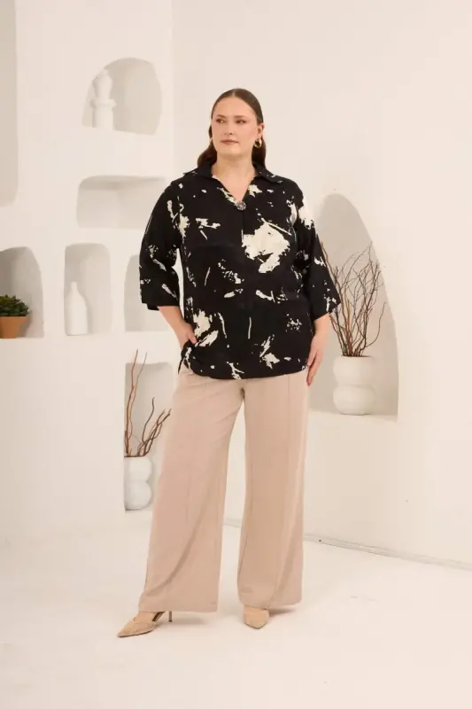 Soyut Desenli Broş Detaylı Kadın Büyük Beden Bluz Siyah - 5