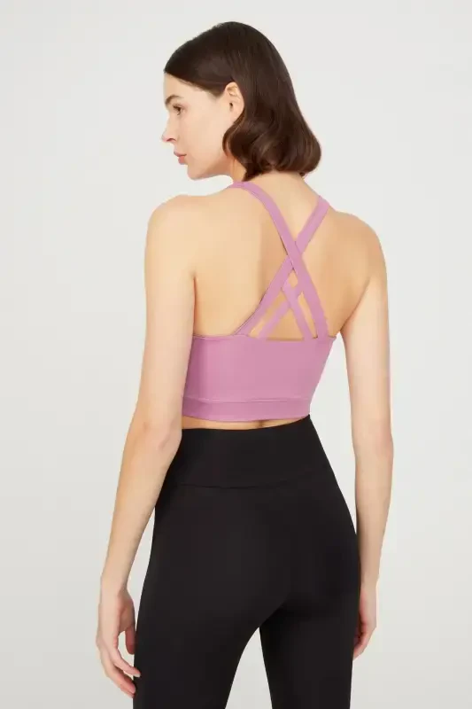 Спортивный бюстгальтер с лавандовой отделкой, легкой поддержкой и деталями на спине - 5