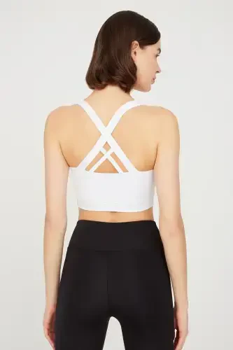 Спортивный бюстгальтер с легкой поддержкой, белым цветом и деталями на спине - 5