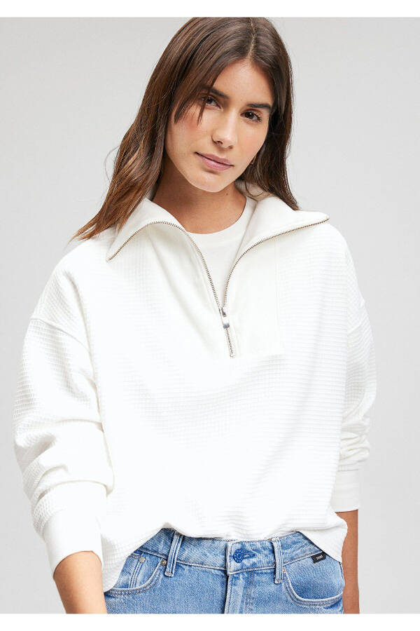 Sporty Lux Half-Zip White Sweatshirt 1s10169-70057 - 9