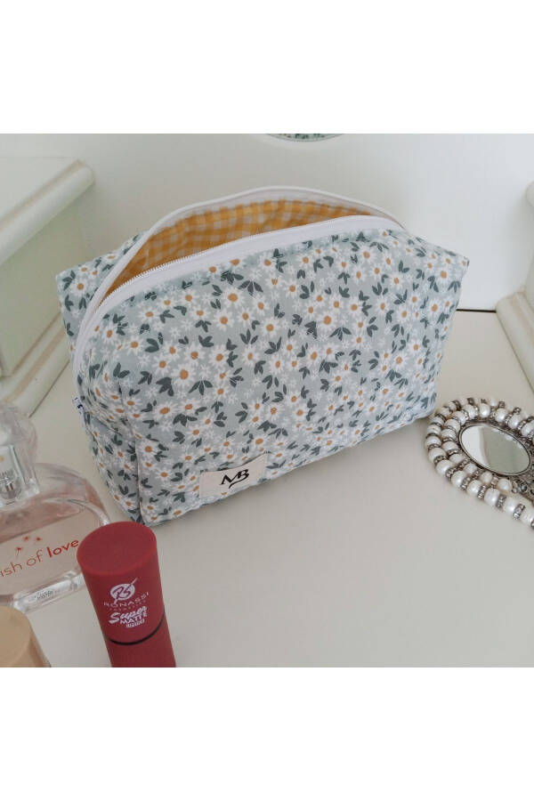 Spring Daisy Makeup Bag - Large - 16