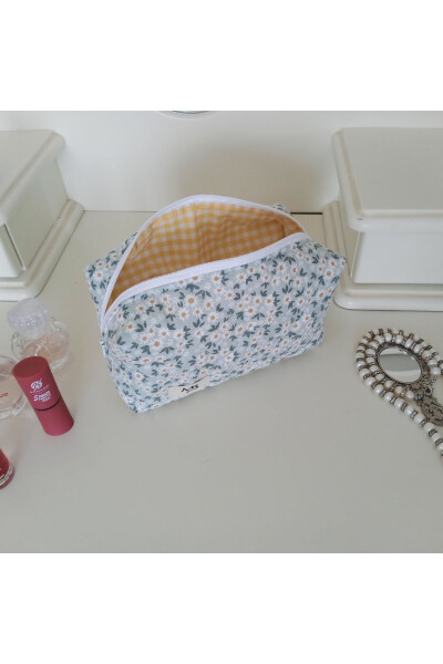 Spring Daisy Makeup Bag - Large - 19