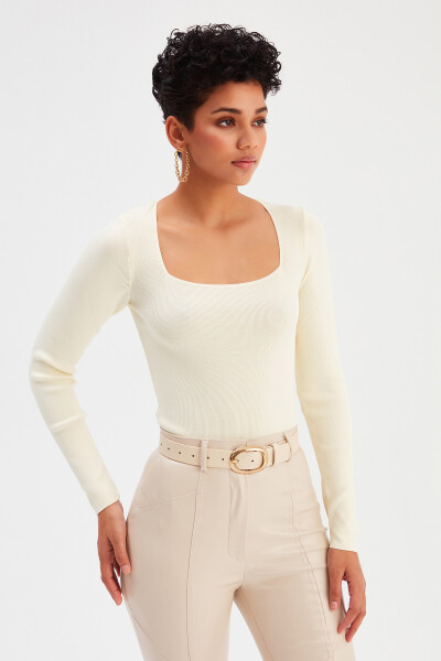 Square Neck Sweater - Ecru - 3