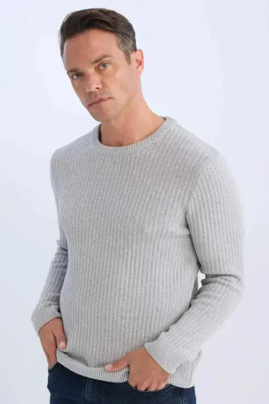 Standard Fit Cycling Neck Textured Knitwear Light Grey Melange - 1