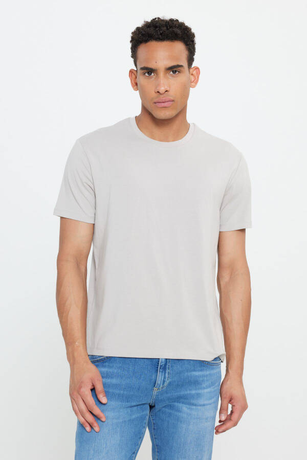Standard Fit Regular Cut Crew Neck Cotton T-Shirt - 1