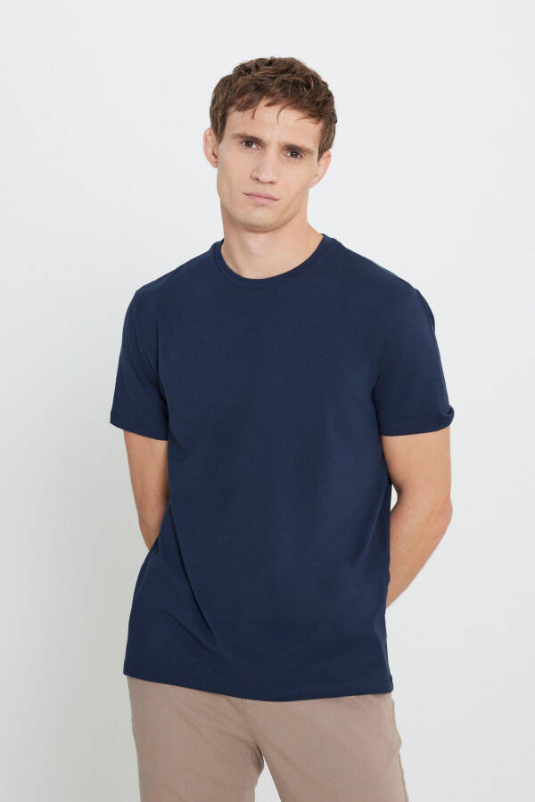 Standard Fit Regular Cut Crew Neck Cotton T-Shirt - 1