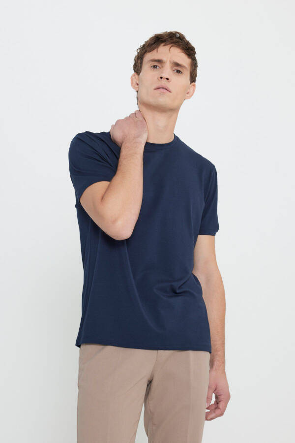 Standard Fit Regular Cut Crew Neck Cotton T-Shirt - 3