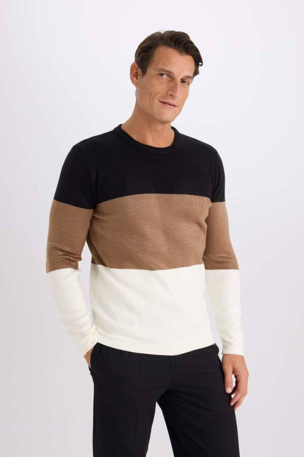 Standard Fit Striped Crewneck Sweater (Camel) - 2