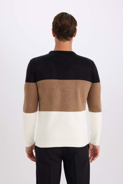 Standard Fit Striped Crewneck Sweater (Camel) - 7