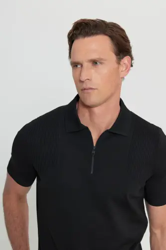 Standart Fit Normal Kesim Polo Yaka Jakarlı Triko Tişört - Siyah - 4