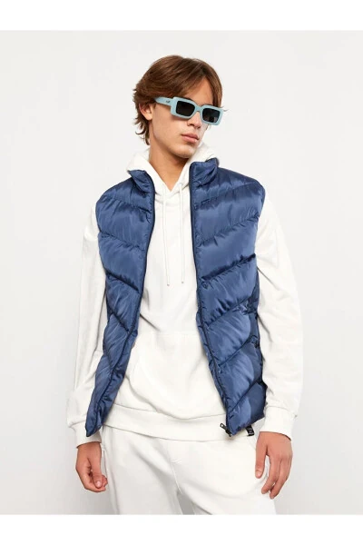 Standart kesilgan, tik yoqa erkaklar uchun puf yelek. - 2