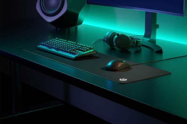 SteelSeries QcK Oyun Yüzeyi - XL Dikişli Kenarlı Kumaş - Ekstra Dayanıklı - Masa Üzerini Kaplayacak Boyutta - 3