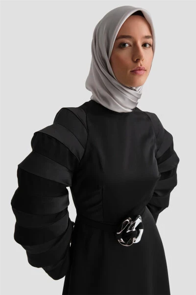 Стильное и изящное платье Armine с рукавами-аккордеоном. 24K9900, черный. - 12