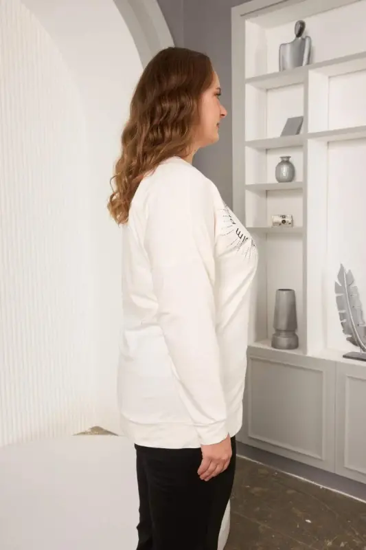 Stone and Embroidered Plus Size Sweatshirt White - 3