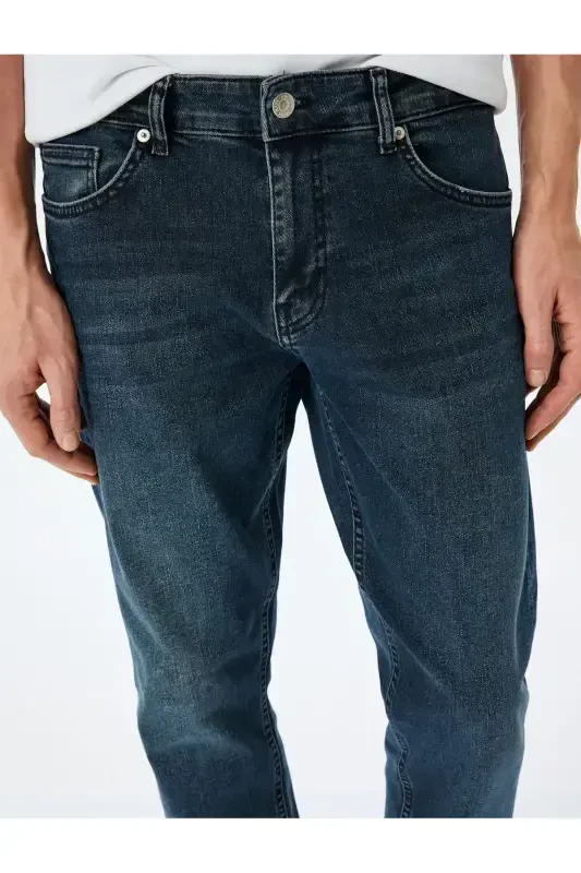 Straight Fit Cotton Jeans with Pocket Detail - 5