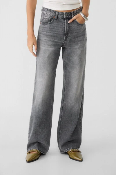 Straight Fit Jean - Stradivarius (1)