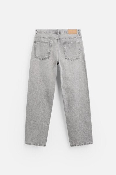 STRAIGHT FIT JEAN - 16