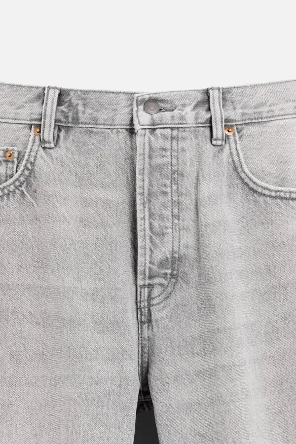 STRAIGHT FIT JEAN - 17