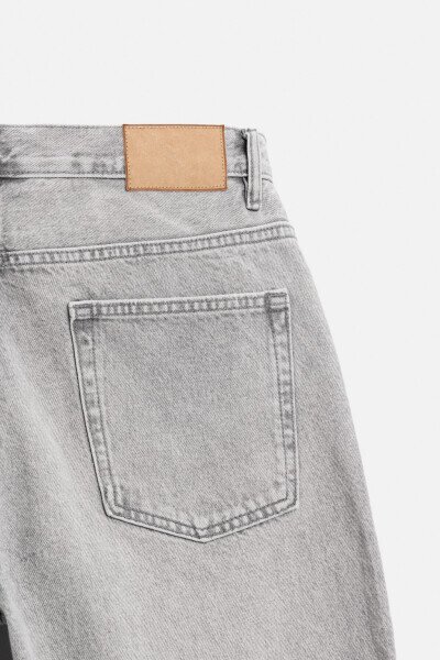 STRAIGHT FIT JEAN - 18