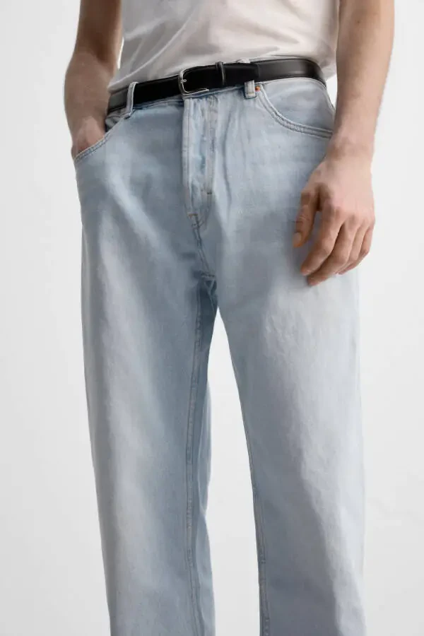 STRAIGHT FIT JEAN - 23