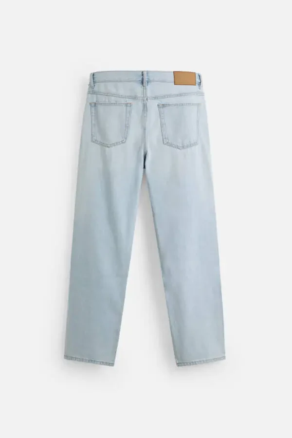 STRAIGHT FIT JEAN - 26