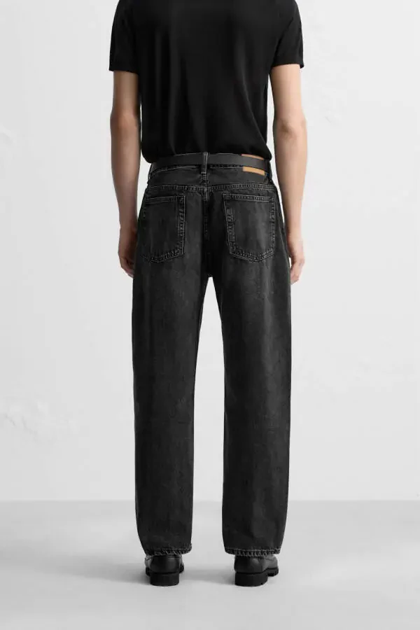 STRAIGHT FIT JEAN - 40