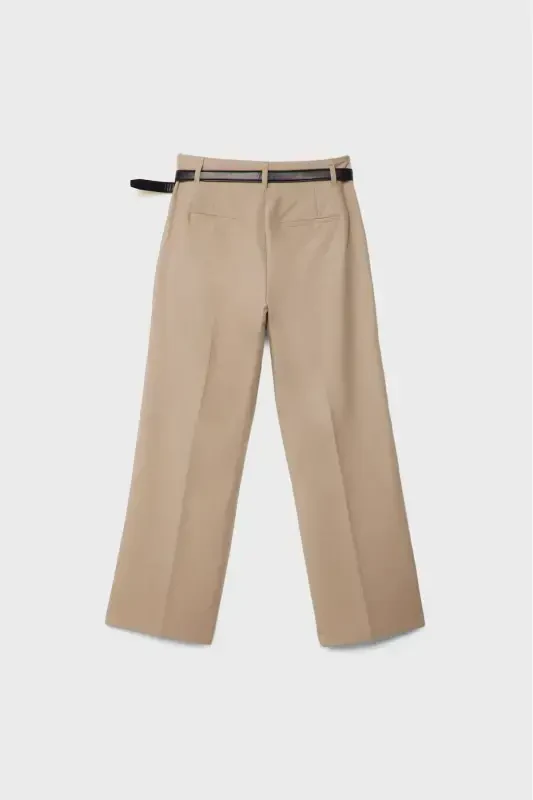 Straight fit trousers with belt loops and a loose fit. - 6