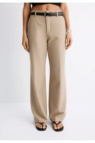 Straight fit trousers with belt loops and a loose fit. - 2