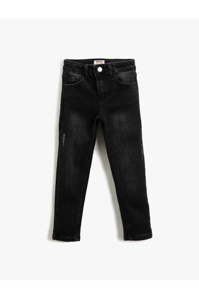 Straight leg, regular waist jeans. - 3