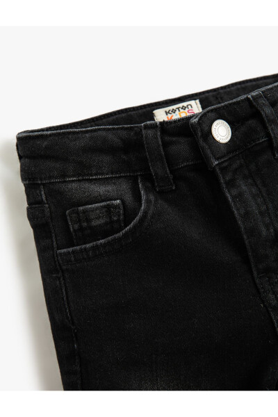 Straight leg, regular waist jeans. - 5