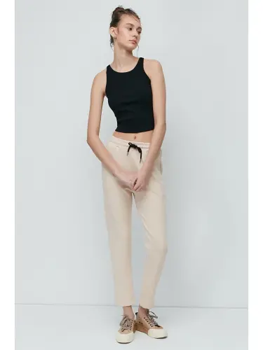 Straight Leg Sweatpants 801 Cream-Ecru - LC WAIKIKI (1)