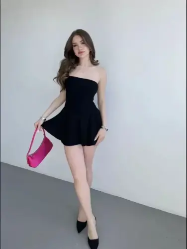 Straplez Mini Etek Görünümlü Şortlu Elbise Büzgülü Şık Yazlık - Siyah - 1