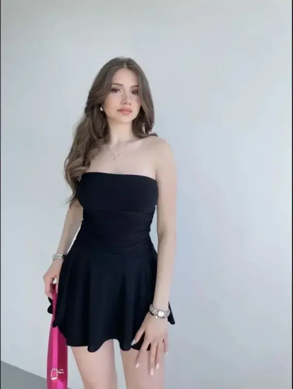 Straplez Mini Etek Görünümlü Şortlu Elbise Büzgülü Şık Yazlık - Siyah - 3