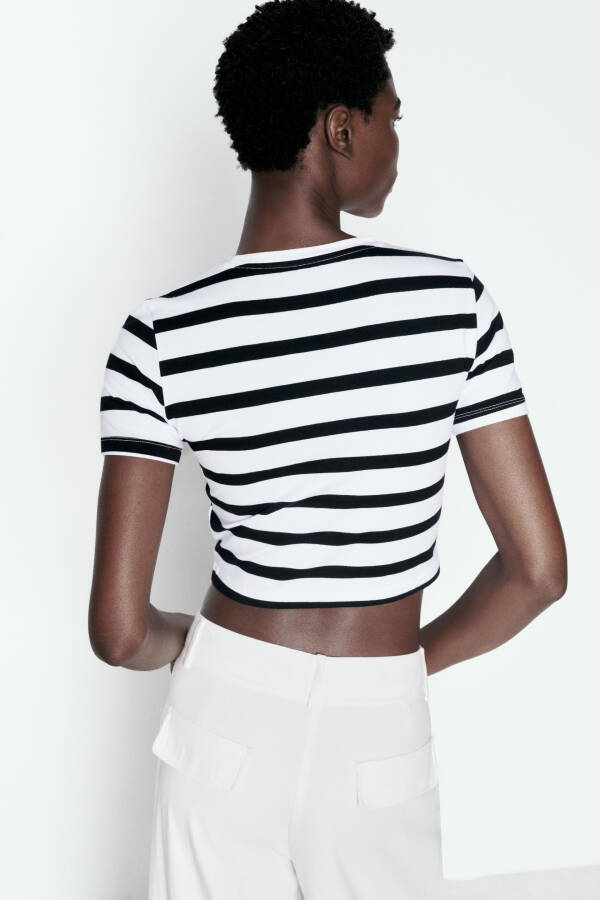 STRETCH CROP T-SHIRT Black / White - 21