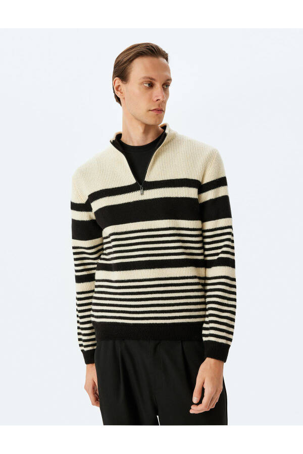 Striped Boxy Half-Zip Knitted Pullover - 3