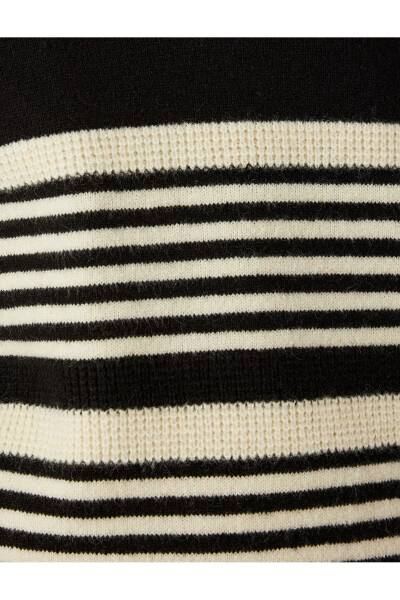 Striped Boxy Half-Zip Knitted Pullover - 6