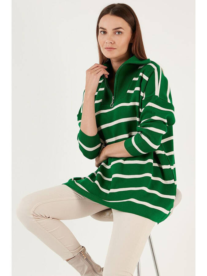 Striped Half-Zip Oversized Knit Sweater 4616080 - 6