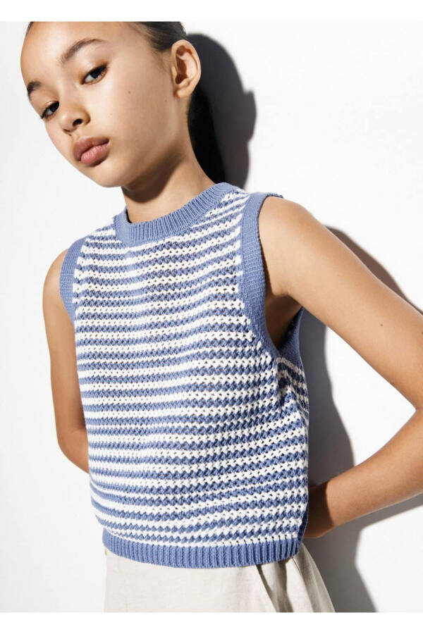 Striped knitted sweater - 4
