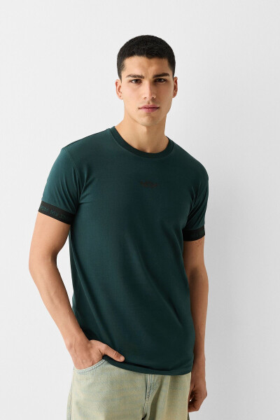 Striped short-sleeved slim fit t-shirt - 1